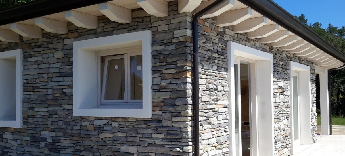 Casa in Legno rivestita a Pietra